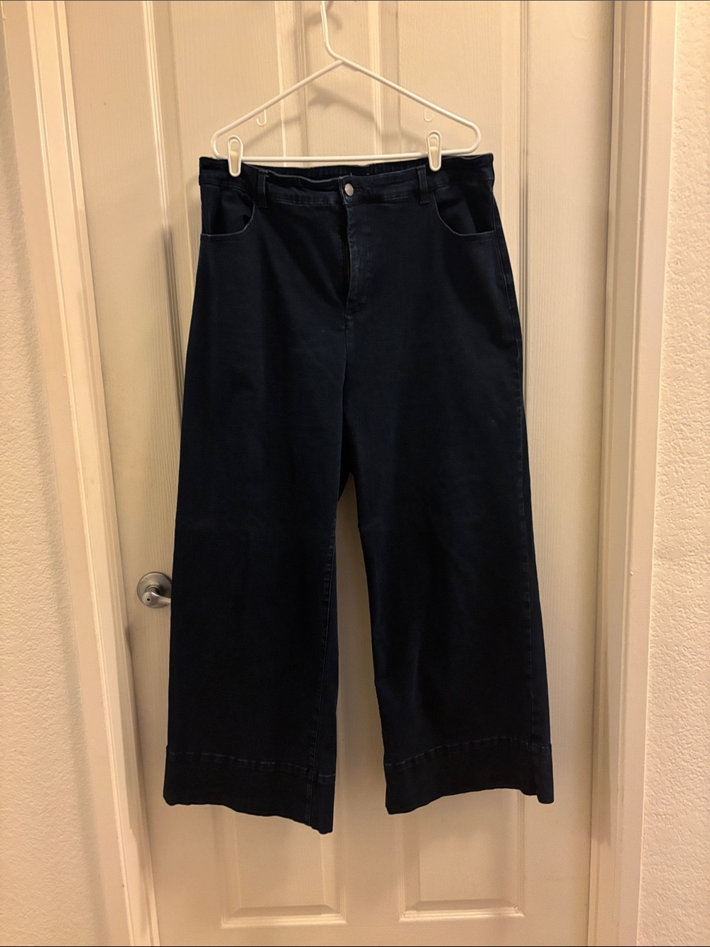 Universal Standard Wide-Leg Jeans in Navy